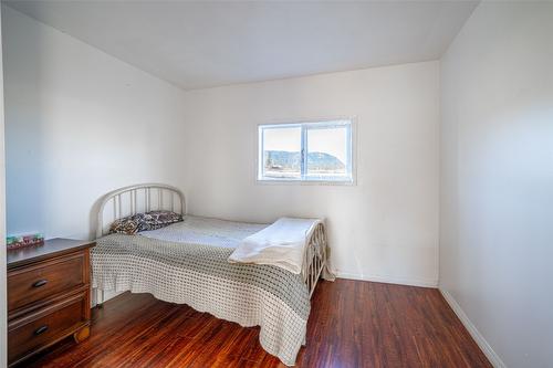 4435 Hallam Road, Armstrong, BC - Indoor Photo Showing Bedroom