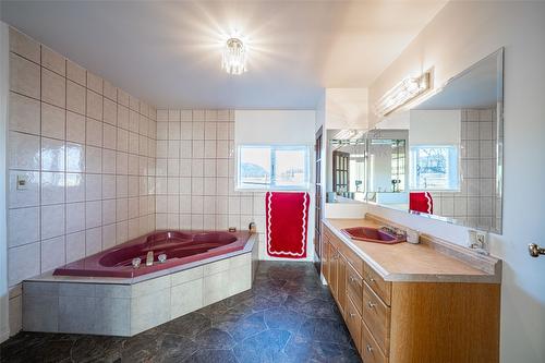 4435 Hallam Road, Armstrong, BC - Indoor