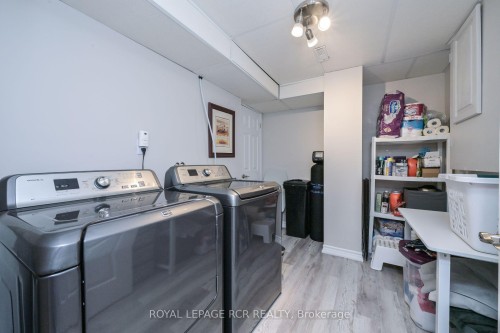 114 Green Briar Road, New Tecumseth, ON - Indoor Photo Showing Laundry Room