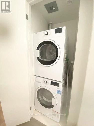 815 - 20 Richardson Street, Toronto, ON - Indoor Photo Showing Laundry Room