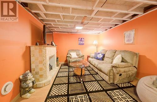 123 Kingswood Drive, Kitchener, ON - Indoor With Fireplace