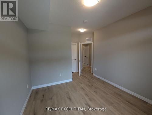 74 Thatcher Drive, Guelph, ON - Indoor Photo Showing Other Room