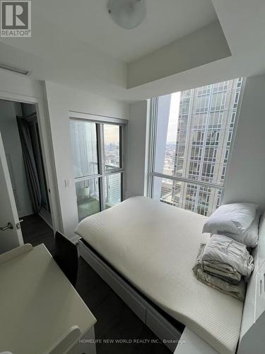 3702 - 1 Yorkville Avenue, Toronto, ON - Indoor Photo Showing Bedroom