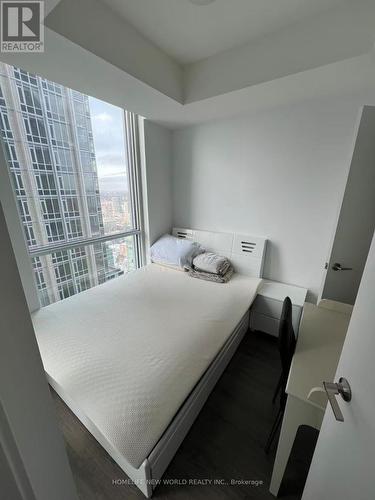 3702 - 1 Yorkville Avenue, Toronto, ON - Indoor Photo Showing Bedroom