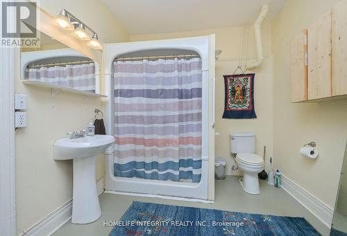 995305 Mono Adjala Townline, Adjala-Tosorontio, ON - Indoor Photo Showing Bathroom