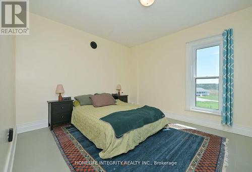 995305 Mono Adjala Townline, Adjala-Tosorontio, ON - Indoor Photo Showing Bedroom