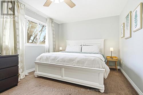 92 - 1584 Newlands Crescent, Burlington, ON - Indoor Photo Showing Bedroom