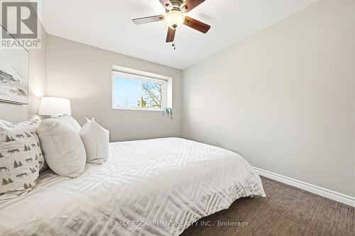 92 - 1584 Newlands Crescent, Burlington, ON - Indoor Photo Showing Bedroom