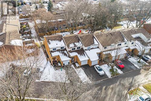 92 - 1584 Newlands Crescent, Burlington, ON - Outdoor