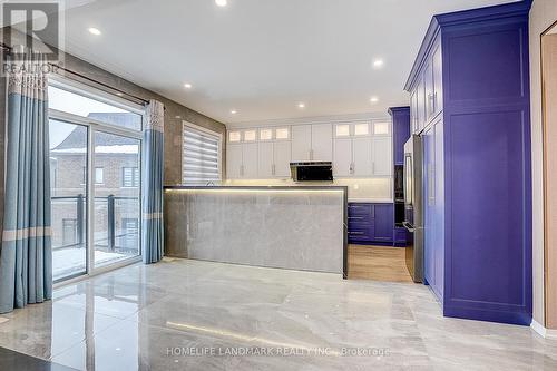 18 Caine Street, Richmond Hill, ON - Indoor Photo Showing Kitchen