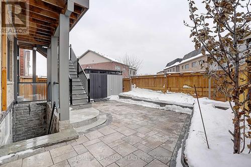 18 Caine Street, Richmond Hill, ON - Outdoor