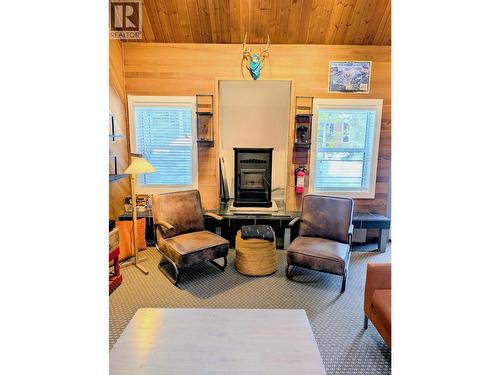 138 Clearview Road, Penticton, BC - Indoor With Fireplace