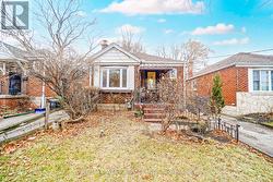 8 STRUTHERS STREET  Toronto, ON M8V 1Y1