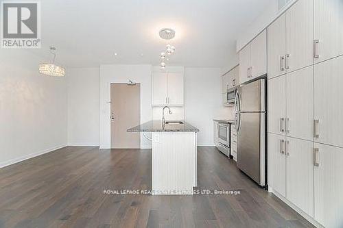 310 - 3028 Creekshore Common, Oakville, ON - Indoor Photo Showing Kitchen