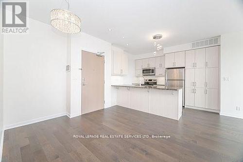 310 - 3028 Creekshore Common, Oakville, ON - Indoor Photo Showing Kitchen