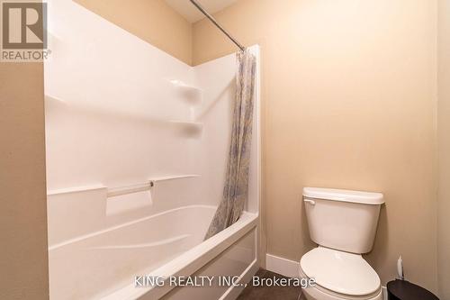 135 - 1960 Dalmagarry Road E, London North, ON - Indoor Photo Showing Bathroom