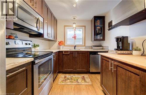 123 Kingswood Drive, Kitchener, ON - Indoor Photo Showing Kitchen