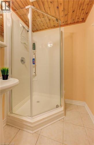 123 Kingswood Drive, Kitchener, ON - Indoor Photo Showing Bathroom