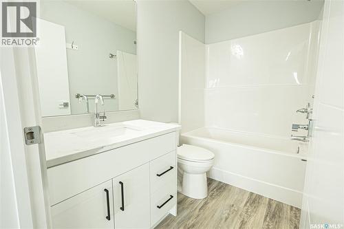 521 Sharma Crescent, Saskatoon, SK - Indoor Photo Showing Bathroom