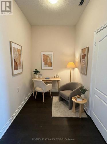 960 - 1 Sun Yat Sen Avenue, Markham, ON - Indoor