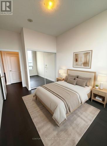 960 - 1 Sun Yat Sen Avenue, Markham, ON - Indoor Photo Showing Bedroom