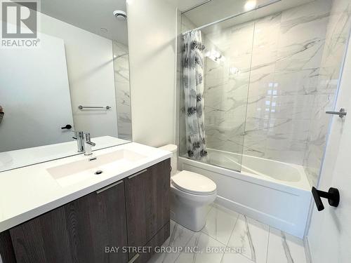 4601 - 8 Interchange Way, Vaughan, ON - Indoor Photo Showing Bathroom