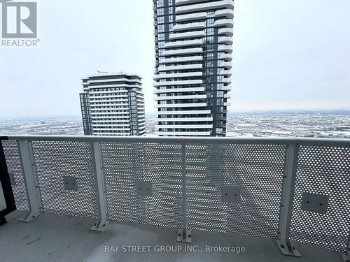 4601 - 8 Interchange Way, Vaughan, ON - Outdoor