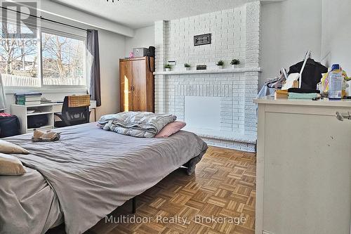 2594 Privet Court, Mississauga, ON - Indoor Photo Showing Bedroom