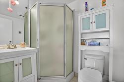 Salle de bains attenante à la CCP - 