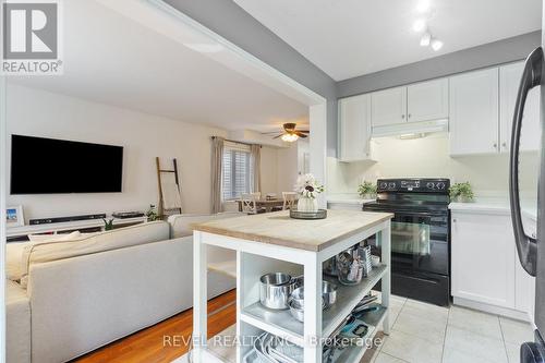 35 - 222 Fall Fair Way, Hamilton, ON - Indoor Photo Showing Kitchen