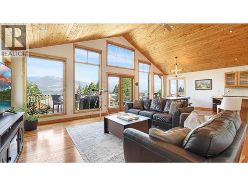 1910 PINERIDGE Drive  Invermere, BC V0A 1K4