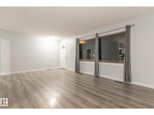 13524 66 St Nw, Edmonton, AB - Indoor