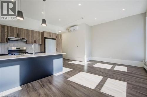 28 Main Street Unit# 8, Cambridge, ON - Indoor Photo Showing Kitchen