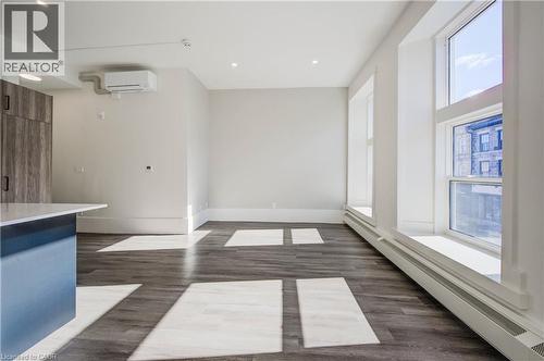 28 Main Street Unit# 8, Cambridge, ON - Indoor Photo Showing Other Room