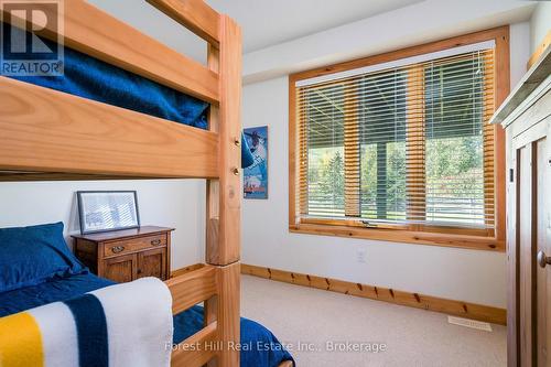 173 National Drive, Blue Mountains, ON - Indoor Photo Showing Bedroom
