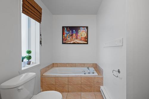 Bathroom - 1006  - 1010 Rue Marcil, L'Assomption, QC - Indoor Photo Showing Bathroom