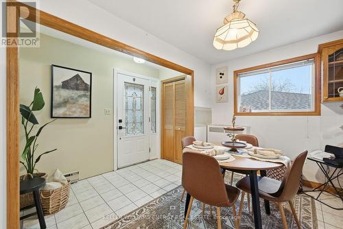 1485 Oneida Court, Oshawa (Samac), ON - Indoor Photo Showing Dining Room