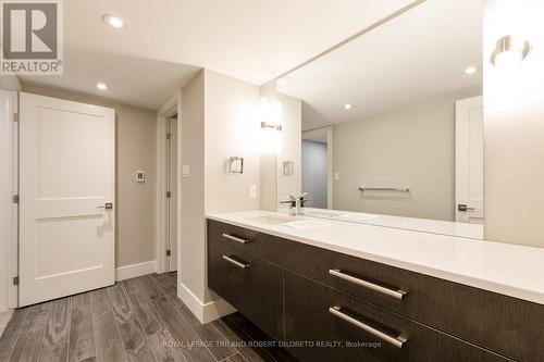 301 Waterstone Place, London North (North Q), ON - Indoor Photo Showing Bathroom