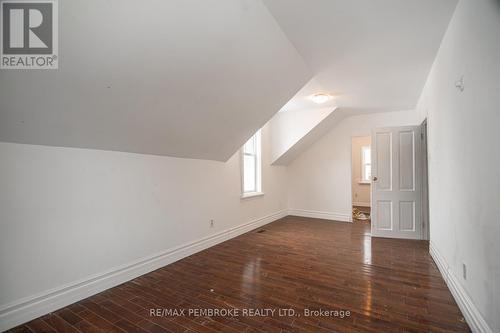 2146 Westmeath Road, Whitewater Region, ON - Indoor Photo Showing Other Room