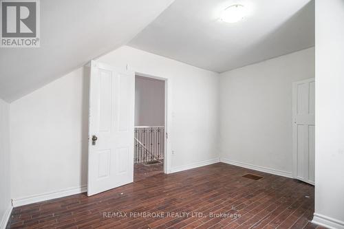 2146 Westmeath Road, Whitewater Region, ON - Indoor Photo Showing Other Room