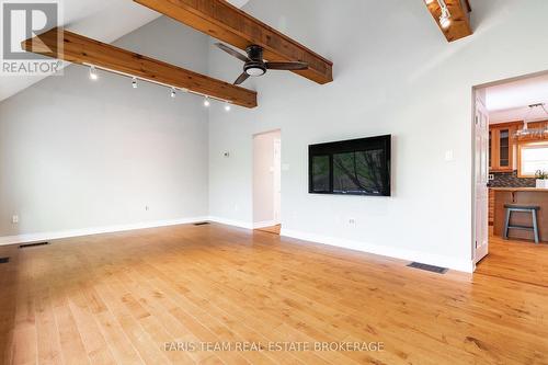 104 Knox Road E, Wasaga Beach, ON - Indoor