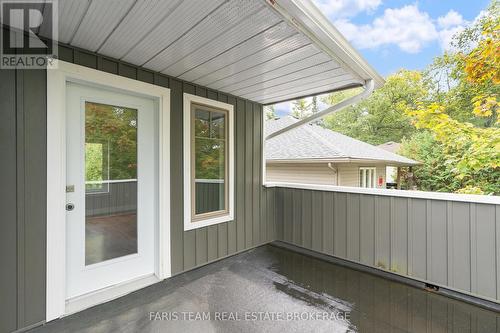 104 Knox Road E, Wasaga Beach, ON - Outdoor With Deck Patio Veranda With Exterior