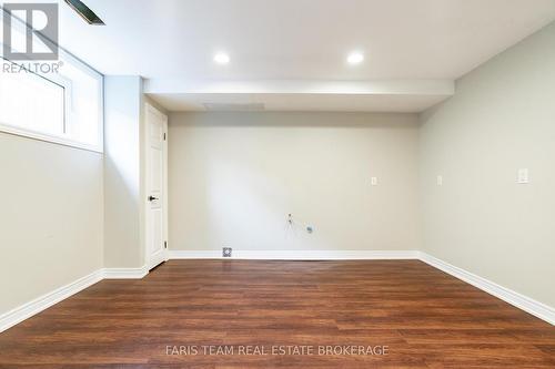 104 Knox Road E, Wasaga Beach, ON - Indoor Photo Showing Other Room