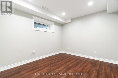 104 Knox Road E, Wasaga Beach, ON - Indoor Photo Showing Other Room