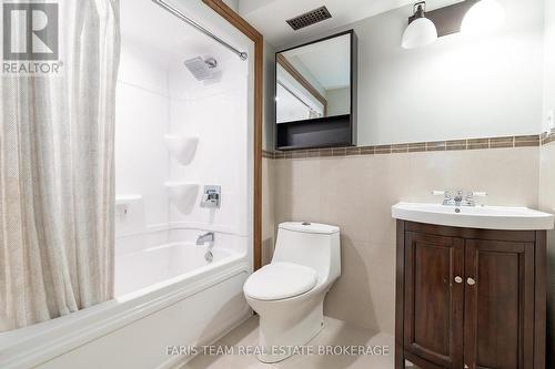 104 Knox Road E, Wasaga Beach, ON - Indoor Photo Showing Bathroom