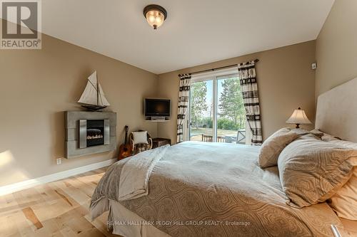 1338 Spyglass Point Road, Ramara, ON - Indoor Photo Showing Bedroom