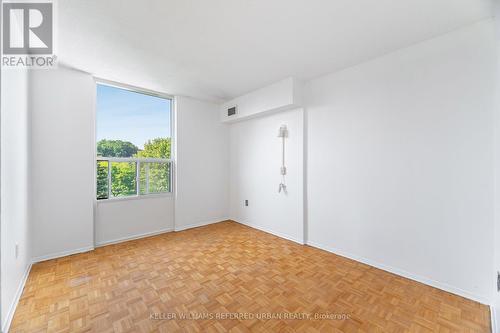 404 - 1515 Lakeshore Road E, Mississauga, ON - Indoor Photo Showing Other Room