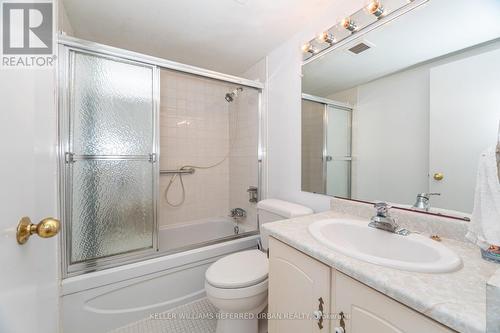 404 - 1515 Lakeshore Road E, Mississauga, ON - Indoor Photo Showing Bathroom