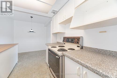 404 - 1515 Lakeshore Road E, Mississauga, ON - Indoor Photo Showing Kitchen