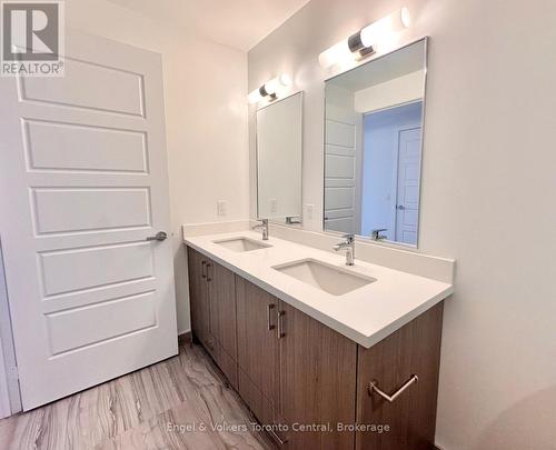 515 - 333 Sunseeker Avenue, Innisfil, ON - Indoor Photo Showing Bathroom
